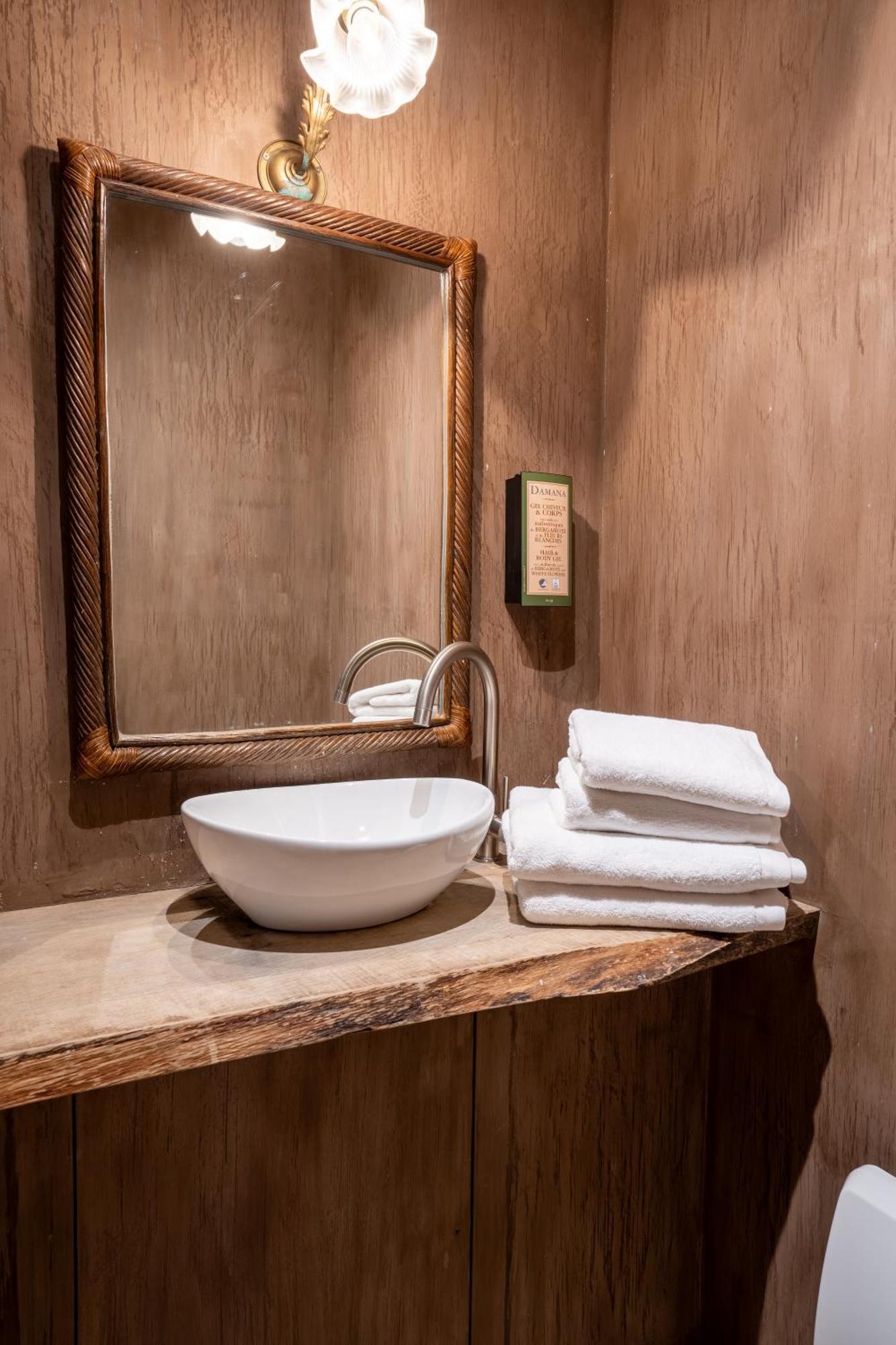 La Petite Ruelle Apartment Дюрби Екстериор снимка