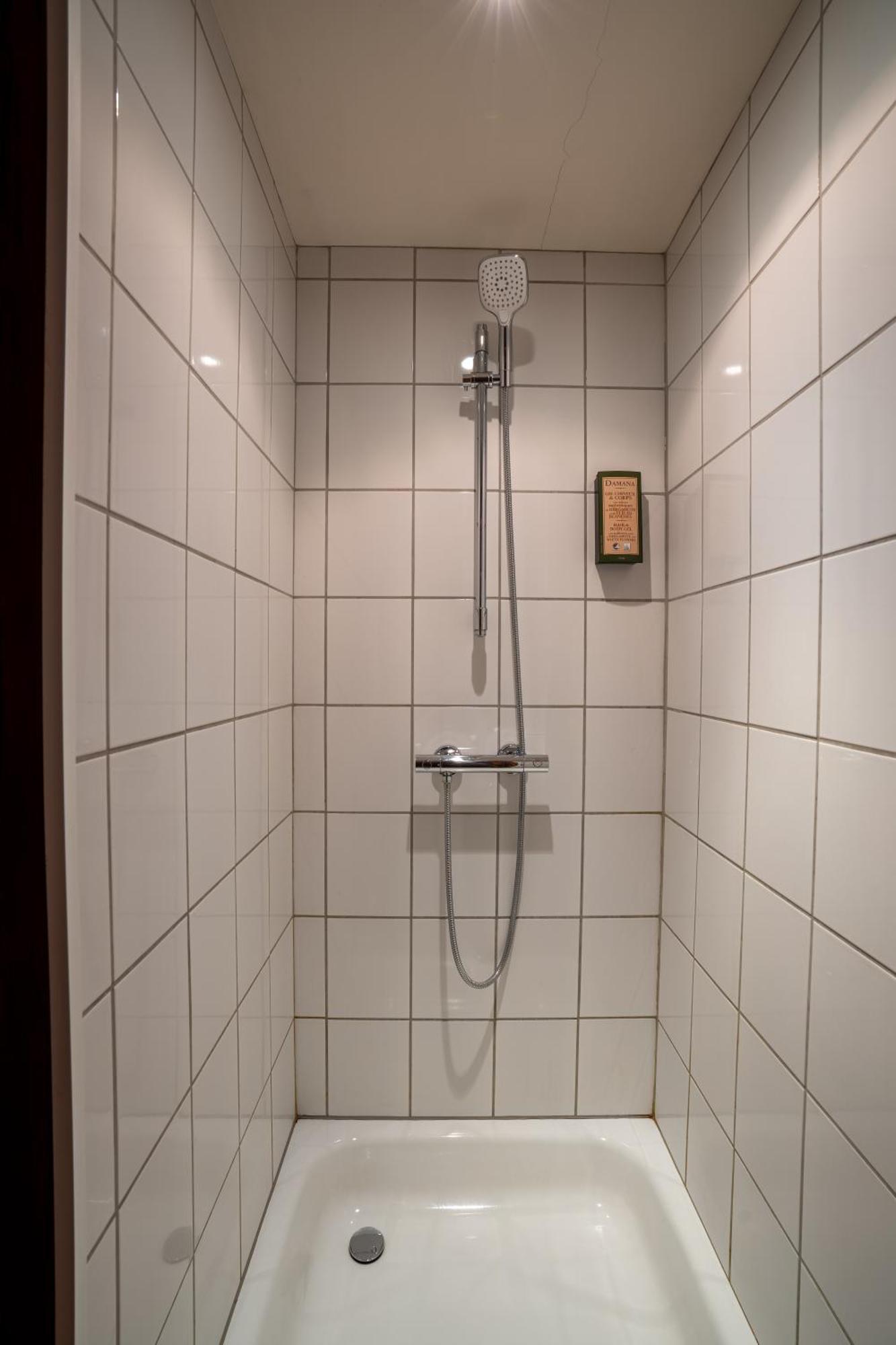 La Petite Ruelle Apartment Дюрби Екстериор снимка